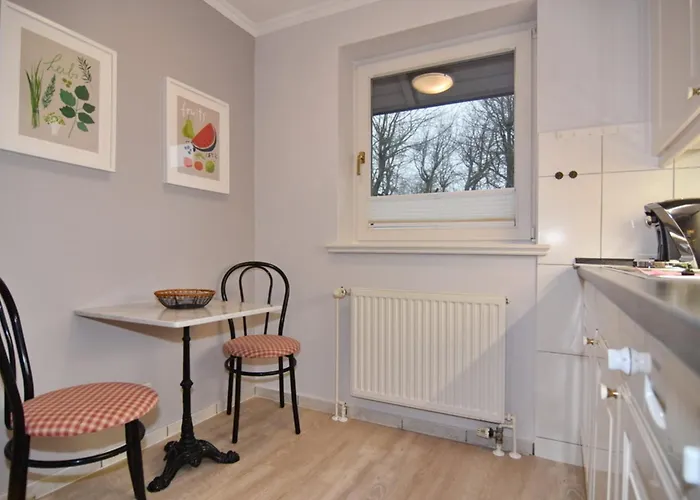 Alma &amp Eva, Whg 1